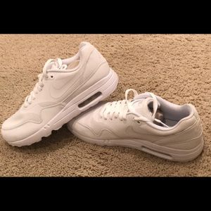 NIKE AirMax1 Ultra2.0 Essential Low Lifestyle shoe